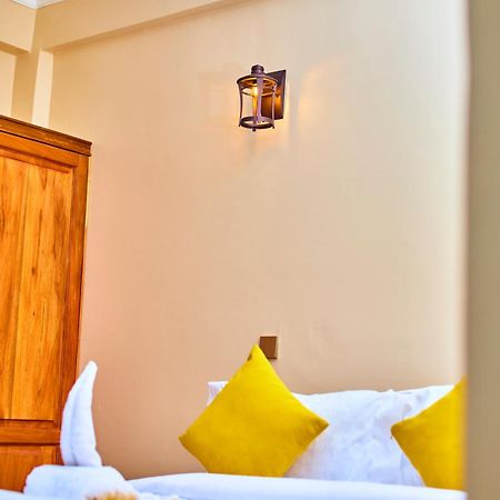 Aves Executive Hotel Arusha Exterior foto